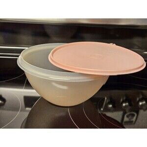 Vintage Tupperware Wonderlier Sheer Bowl #236-17 w/ Pink lid # 229-5
